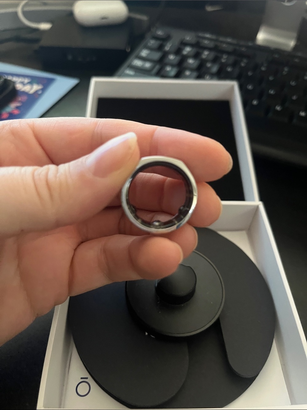 Oura Ring Gen3 Heritage Silver Smart Ring — Size 9 - Picture 3 of 6